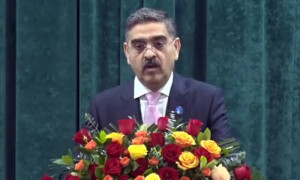 نگراں وزیراعظم کی ورلڈ کپ جیتنے پر آسٹریلیا کو مبارکباد، &rsquo;آزاد اور منصفانہ انتخابات پر توجہ مرکوز کریں&lsquo;