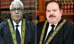 جوڈیشل کونسل اجلاس: جسٹس طارق مسعود کیخلاف شکایت خارج، جسٹس مظاہر نقوی کی آئینی درخواست کے فیصلے تک کارروائی مؤخر کرنے کی استدعا