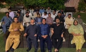 استحکام پاکستان پارٹی نے پی ٹی آئی کی ایک ساتھ 32 وکٹیں گرا دیں
