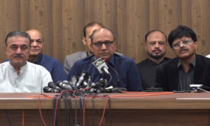 پیپلزپارٹی نے ایم کیو ایم کی مزید وکٹیں گرا دیں