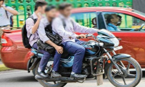 بغیر لائسنس موٹر سائیکل پر آنے والے طلبہ کا اسکول میں داخلہ بند