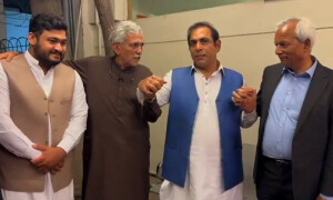 ن لیگ نے پیپلزپارٹی کی بڑی وکٹ گرادی، نثار کھوڑو کی تردید