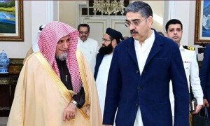 نگراں وزیرِاعظم سے امام کعبہ کی ملاقات، غزہ میں فوری جنگ بندی کا مطالبہ