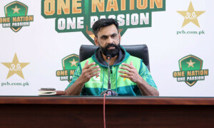 نیوزی لینڈ سیریز کیلئے عماد وسیم اور محمد عامر نے انکار کیوں کیا؟ محمد حفیظ نے بتادیا