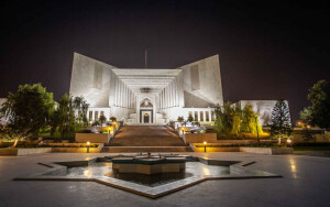 سپریم کورٹ کے ججز انٹری گیٹ سے گاڑی ٹکرانے والی خاتون کیخلاف مقدمہ