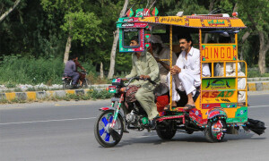 پنجاب میں چنگ چی رکشہ بند کرنے کا فیصلہ، ڈرائیورز کو 30 روز کی مہلت