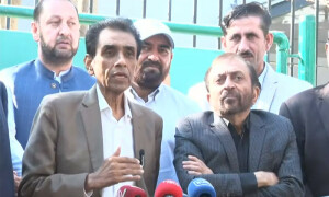سندھ تقسیم ہوچکا صرف اعلان باقی ہے، خالد مقبول