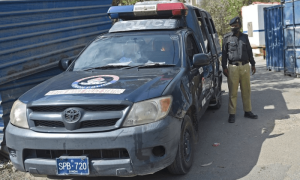 کراچی: ماں اور 3 بچوں کے قتل کا ملزم مزید 3 روز کیلئے ریمانڈ پر پولیس کے حوالے