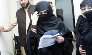 آڈیو لیک پر بشریٰ بی بی کا عدالت سے رجوع، &rsquo;عدالت اداروں اور ایجنسیوں کو جاسوسی کے آلات ہٹانے کے احکامات جاری کرے&lsquo;