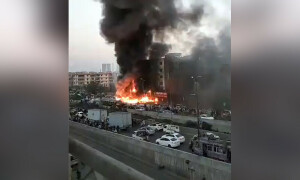 کراچی عرشی مال آتشزدگی: سلنڈر سے آگ بھڑکی اور سب کچھ لپیٹ میں آگیا،عینی شاہدین