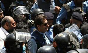 توشہ خانہ کیس: لطیف کھوسہ کو عدالت میں داخلے کی اجازت نہ مل سکی، سماعت کل تک ملتوی