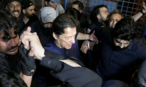 توشہ خانہ فوجداری کیس: عمران خان کی فیصلہ معطلی کی درخواست پر فیصلہ محفوظ