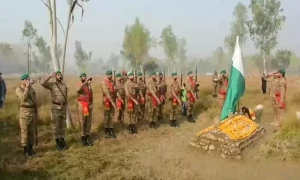ڈی آئی خان میں جام شہادت نوش کرنے والے جوان مکمل فوجی اعزاز کے ساتھ سپرد خاک، دہشت گرد حملے کا مقدمہ درج