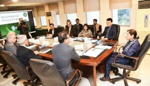 وفاقی حکومت نے ملک بھر میں یوریا کھاد کے نرخوں میں خود ساختہ اضافے کا نوٹس لے لیا