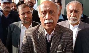 جوان بچیوں کو لڑکوں کے ساتھ دیکھتا ہوں تو دل کانپتا ہے، سارہ انعام کے والد کی گفتگو