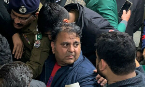 نیب نے فوا د چوہدری کی جیل میں گرفتاری ڈال دی