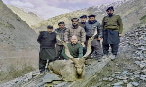 تاریخ کا سب سے مہنگا پرمٹ حاصل کرنے والے امریکی نے مارخور کا شکار کرلیا