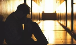 محبوبہ سے کیے گئے سلوک پر ندامت، عاشق نے اپنی قیمتی کار کو آگ لگادی