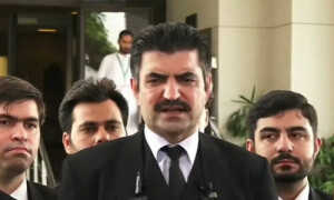 تحریک انصاف کے سینئر نائب صدر شیر افضل مروت کو رہا کر دیا گیا