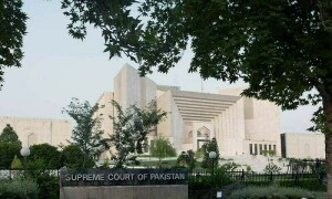 سپریم کورٹ نے خصوصی عدالتوں میں سویلینز کا ٹرائل جاری رکھنے کا تحریری حکم نامہ جاری کردیا