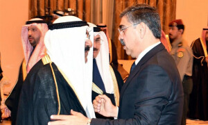 نگراں وزیراعظم کا امیرشیخ نواف الاحمد کے انتقال پر تعزیت کے لیے کویت کا دورہ