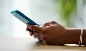 کوئی سادہ و معصوم سا ایس ایم ایس بھی کسی کی لٹیا ڈبو سکتا ہے
