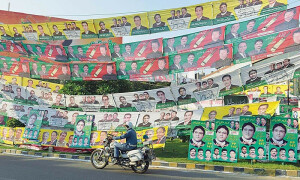 الیکشن کمیشن نے امیدواروں کو تشہیری ہورڈنگز اتوار تک ہٹانے کی ڈیڈ لائن دے دی