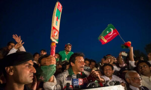 بلے کا نشان چھننے سے پی ٹی آئی کو کوئی فرق نہیں پڑے گا، بین الاقوامی تجزیہ کار