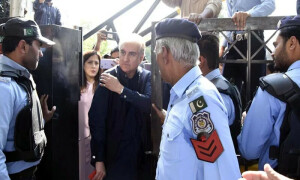 سپریم کورٹ سے کاغذات نہ ملنے پر شاہ محمود قریشی رہا نہ ہوسکے