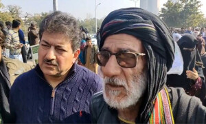 بلوچی بولنے والے بزرگ کی ترجمانی حامد میر نے کیسے کی