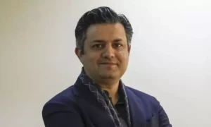 پی ٹی آئی کی بڑی فتح، روپوشی کے باوجود حماد اظہر کے کاغذات نامزدگی منظور