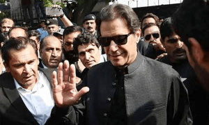 عمران خان کا 2 لاکھ روپے جرمانہ الیکشن کمیشن کو جمع کردیا گیا