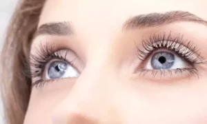 آنکھوں کی بینائی کو بہتر بنانے کیلئے یہ ضروری عادتیں اپنائیں