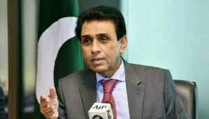 انتخابی حلقوں میں ترقیاتی کاموں پر پابندی عائد کی جائے، خالد مقبول کا چیف الیکشن کمشنر کو خط