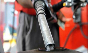 رواں برس پیٹرولیم قیمتوں میں ڈرامائی کمی، خلیجی ریاست سے انکشاف