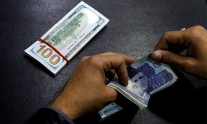 روپے کی اڑان جاری، ڈالر گرنے لگا