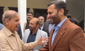 کراچی سے ن لیگی امیدوار ایم کیوایم سے اتحاد پر ناراض، سیٹ ایڈجسمنٹ کی مخالفت
