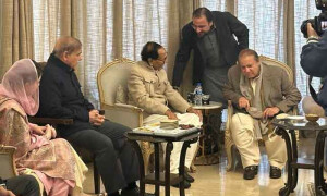 سیٹ ایڈجسٹمنٹ: (ق) لیگ کا مسلم لیگ (ن) سے راہیں جدا کرنے کا عندیہ