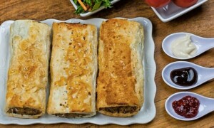 بیکری جیسے تندوری چکن پفس اب گھرمیں بنائیں