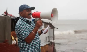 Indian man requests permission to insult newspaper officials