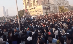 شیر افضل مروت کا سی ویو پر جلسہ، پی ٹی آئی کراچی کی قیادت پر تنقید