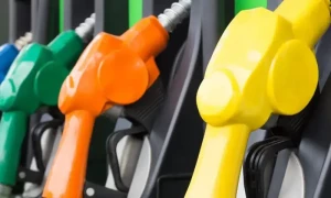 حکومتی کنٹرول سے باہر ہائی اوکٹین کی قیمت کہاں پہنچی؟