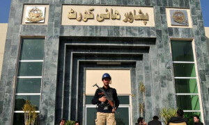 پشاور ہائیکورٹ کے 3 ایڈیشنل ججوں کی مدتِ ملازمت میں توسیع