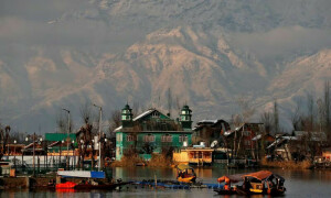 Snowless winter grips entire region of Kashmir