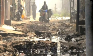 لاہور: این اے 117 میں دلچسپ صورتحال، علاقہ مکین انتخابی امیدواروں پر ٹوٹ پڑنے کو تیار