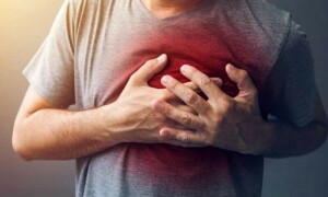یہ غذائیں دل کے دورے کے خطرات بہت حد تک کم کرسکتی ہیں