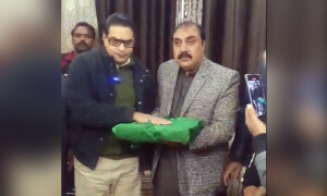 سلمان اکرم راجہ نے قرآن پاک پر عمران خان سے وفاداری کا حلف اٹھا لیا
