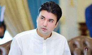 مراد سعید کے جعلی دستخط کرنیوالے 2 افراد ریٹرننگ افسر نے گرفتار کرا دیے