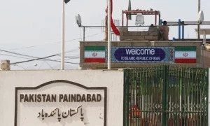 Envoys of Pakistan, Iran return to embassies following understanding: FO