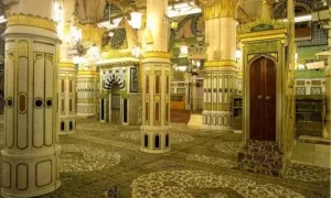 مسجد نبوی میں الیکٹرانک چپ والی 25 ہزار جائے نماز بچھادی گئیں